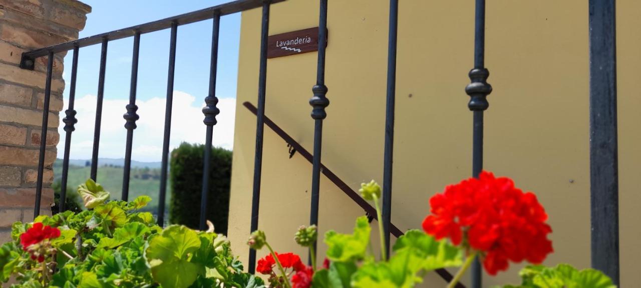 Agriturismo Tenuta Santa Maria Notaresco Exterior photo