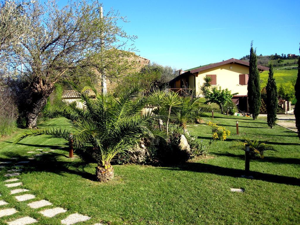 Agriturismo Tenuta Santa Maria Notaresco Exterior photo